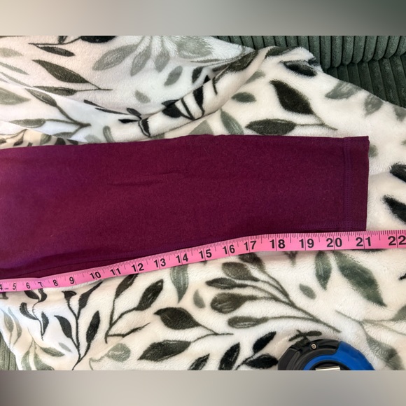 Ideology purple leggings and matching shirt - Picture 6 of 8